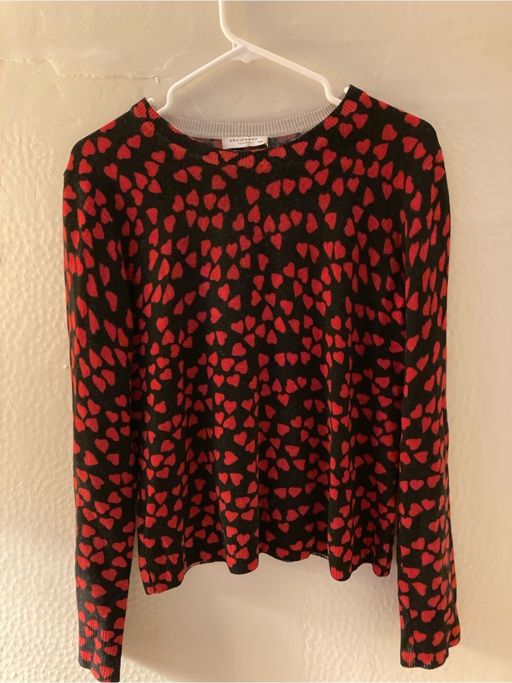 Equipment 100% Cashmere Black Long Sleeve Sweater with Red Heart Print